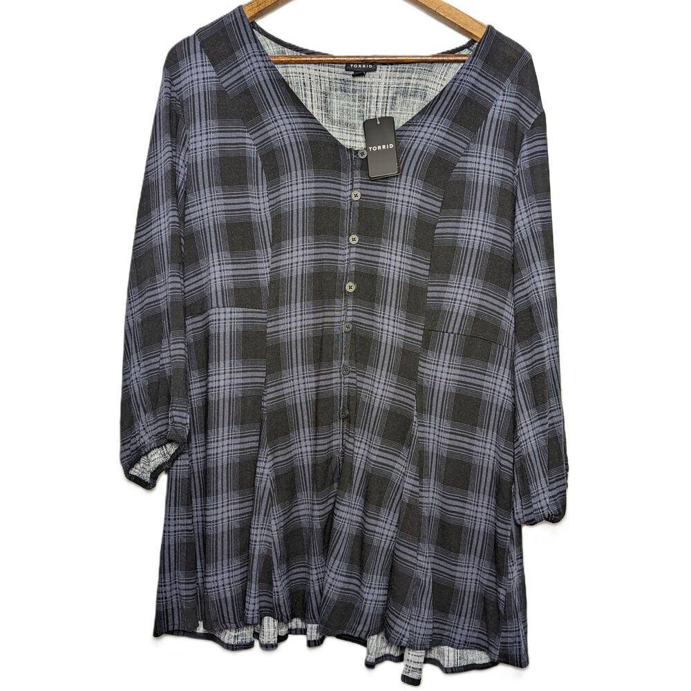 Women's Torrid Fit and Flare Rayon Blue and Black Button Up Top Size 12